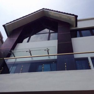 Cầu Thang Kính Cường Lực