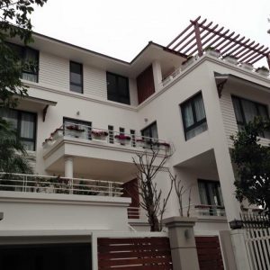 Cửa đi mở quay nhôm hệ đông á