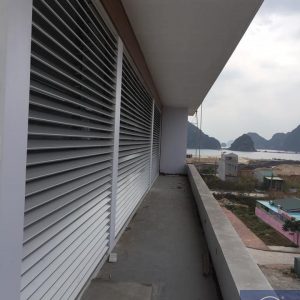 Lan chắn nắng ngoài trời