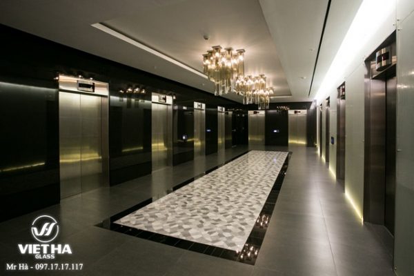 Kính màu sản phẩm mang lại vẻ đẹp thẩm mỹ tinh tế