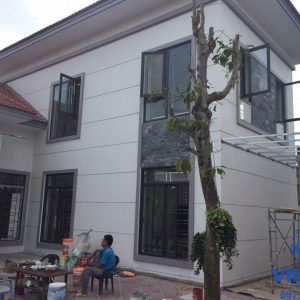 Cửa sổ mở quay được thi công bởi Việt Hà Glass