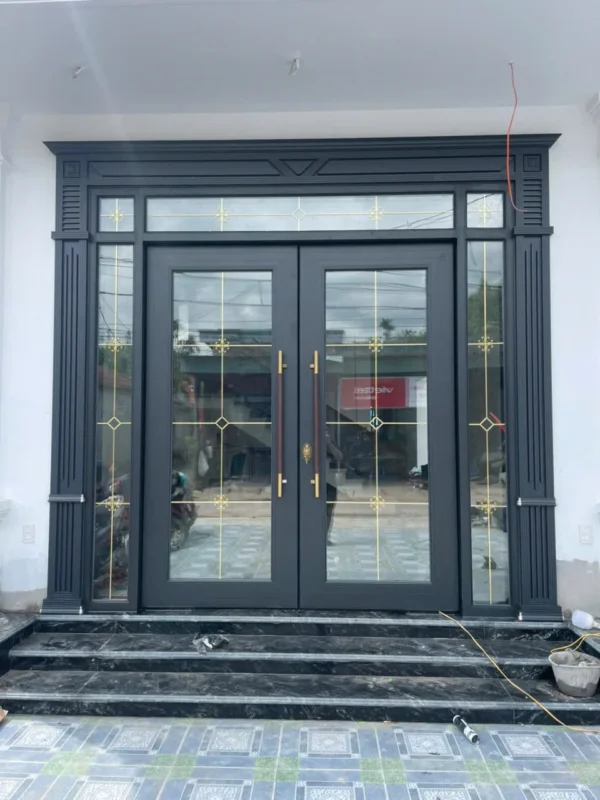 Cửa nhôm thủy lực tân cổ điển khung đen nhìn thẳng