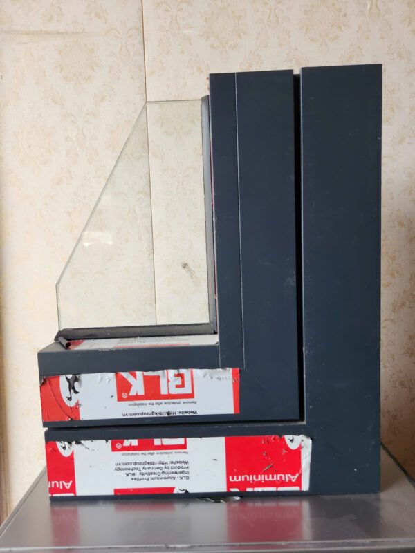 Mẫu góc cửa nhôm BLK sản xuất tại Việt Nam