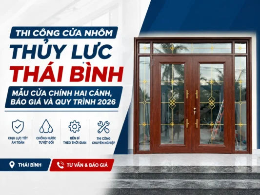 Ảnh bìa bài viết thi công cửa nhôm thủy lực Thái Bình, mẫu cửa chính hai cánh vân gỗ